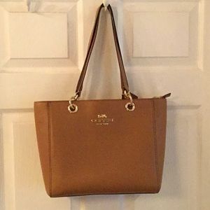 Tan coach shoulder bag in mint condition
